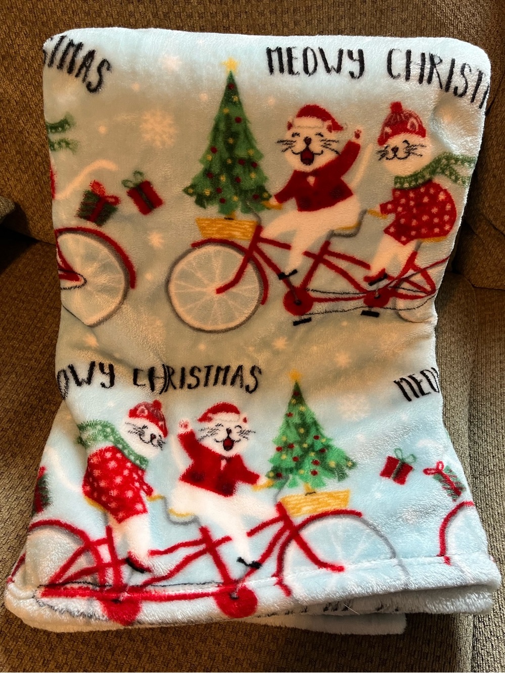 Holiday 'Meowy Christmas' Cat Plush Throw Blanket - Red, Green on Light Blue
